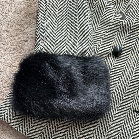 Le Superbe- NWT Black & Grey Chevron David Boa Fur Cuff Blazer Jacket - Picture 7 of 10